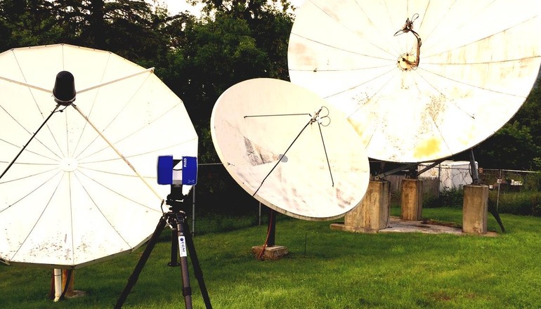 laser scanner with satellite dishes